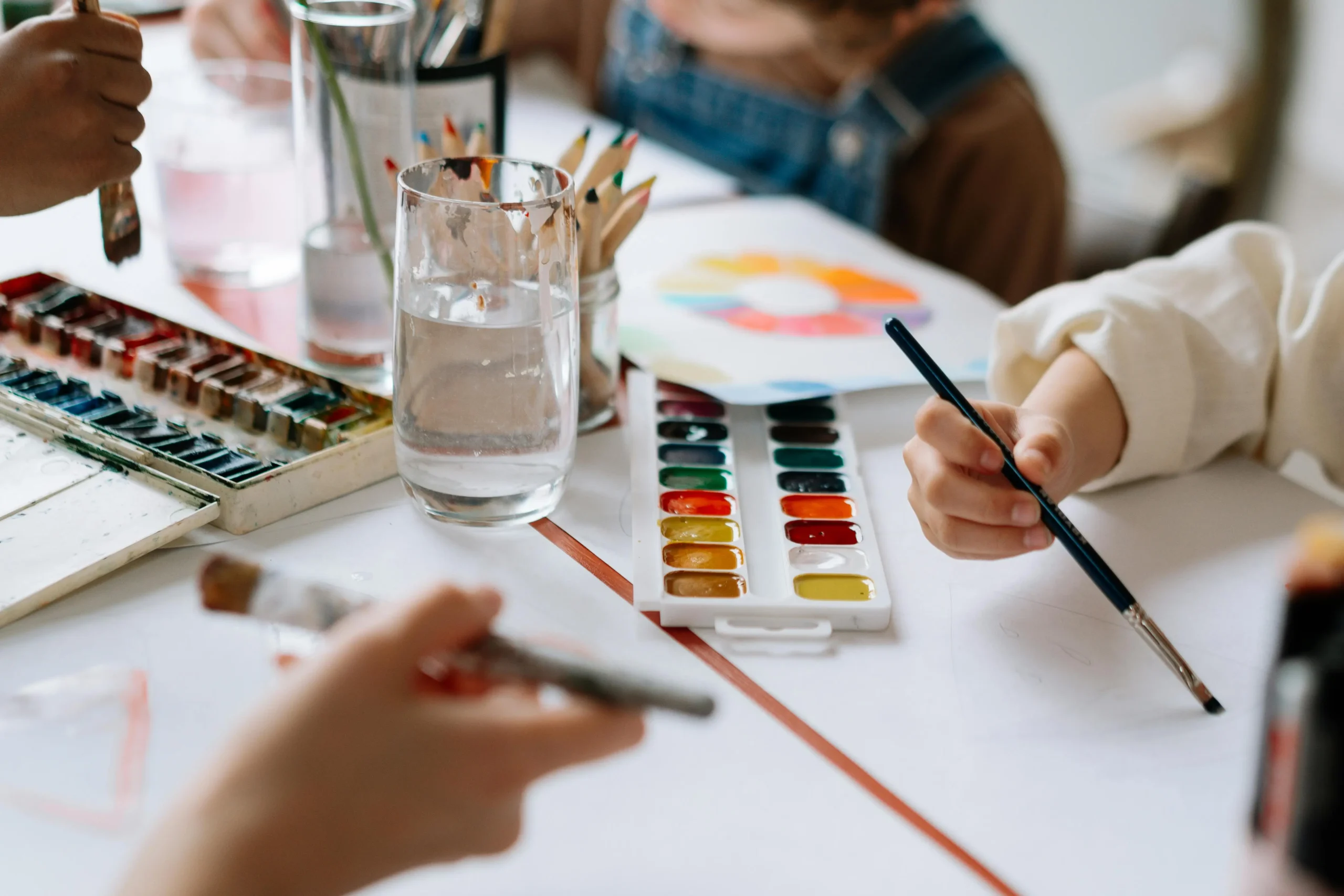 Art Therapy vs Traditional Therapy